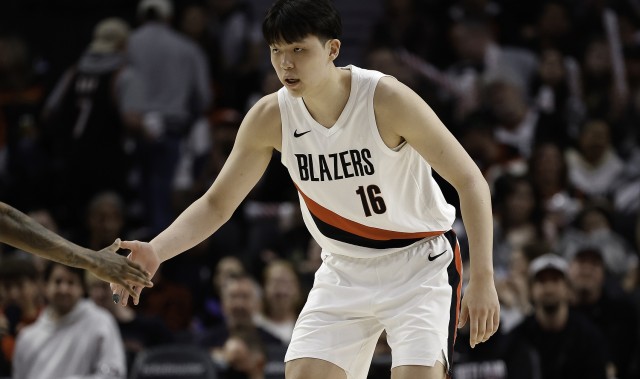 天天盈球-【菜鸟】瀚森垃圾时间2分1板 费尔斯18分11板 克尼佩尔10分8板3断