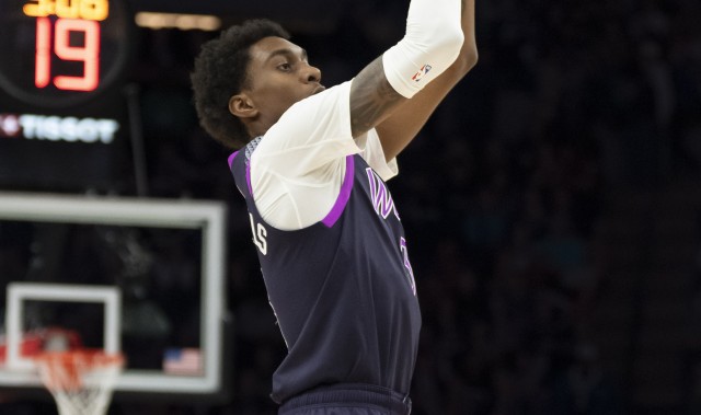 天天盈球app-今天相当准！麦克丹尼尔斯半场6中6得17分 三分4中4&amp;上演空接暴扣