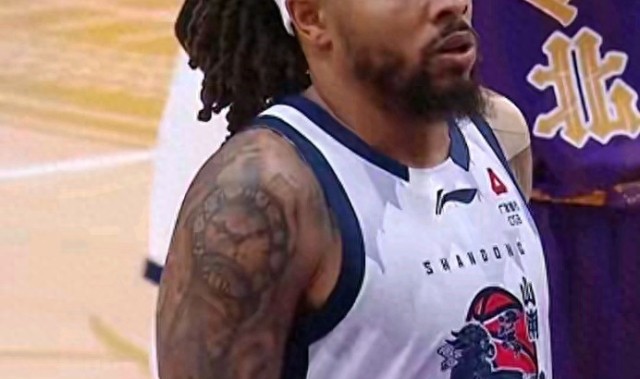 邱彪这盘棋，新外援真不是来当“得分王”的！|琼斯|陶汉林|山东男篮|德雷克·鲍威尔|诺曼·鲍威尔_新浪体育_新浪新闻