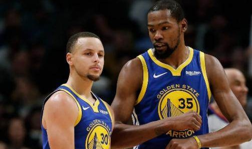 天天盈球app-库里对联手KD持开放态度 二人去年曾深谈交易可能