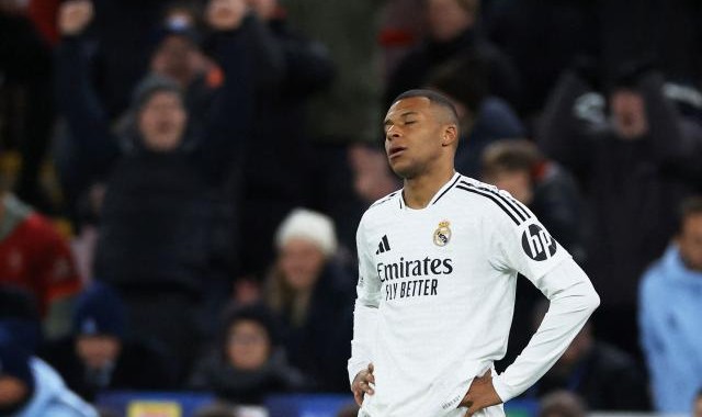 天天盈球即时比分直播-西媒：姆巴佩沮丧又无力 名宿：安帅失去掌控